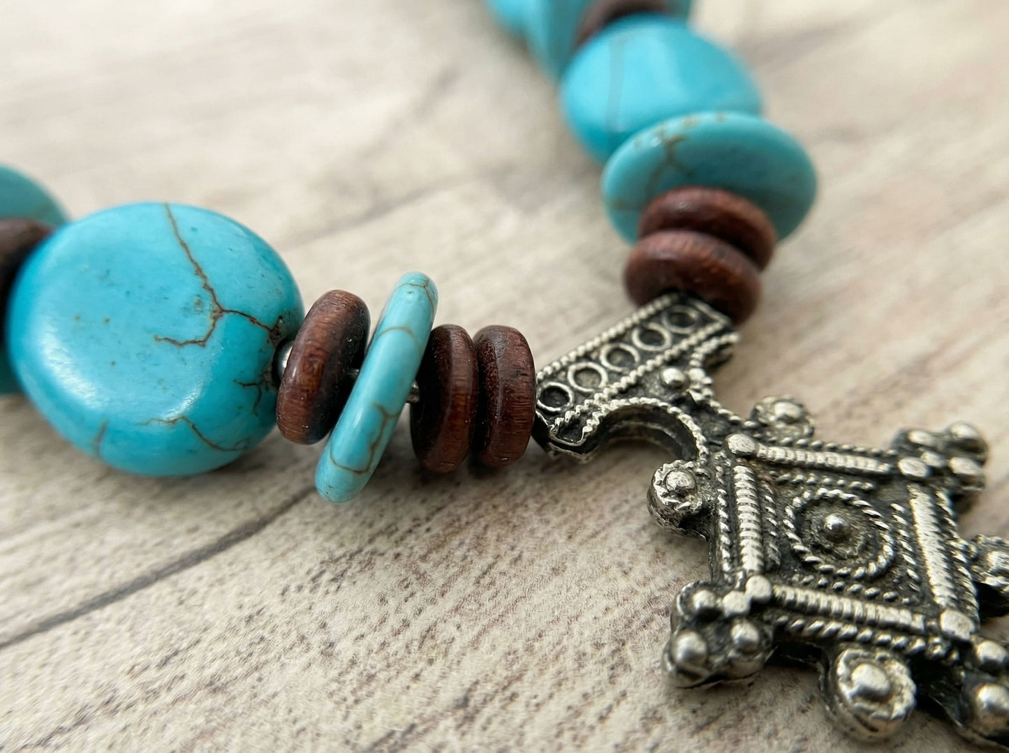 Handmade Berber necklace – Moroccan tribal jewelry with turquoise stones and vintage pendant – Bohemian necklace
